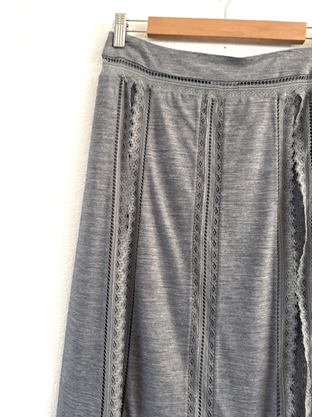 NWT Burberry Lace Trimmed Wool Jersey Midi Skirt Grey - Picture 11 of 16